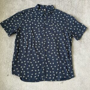 VGC Quicksliver Navy Button Down Short Sleeve Shirt - Size XXL